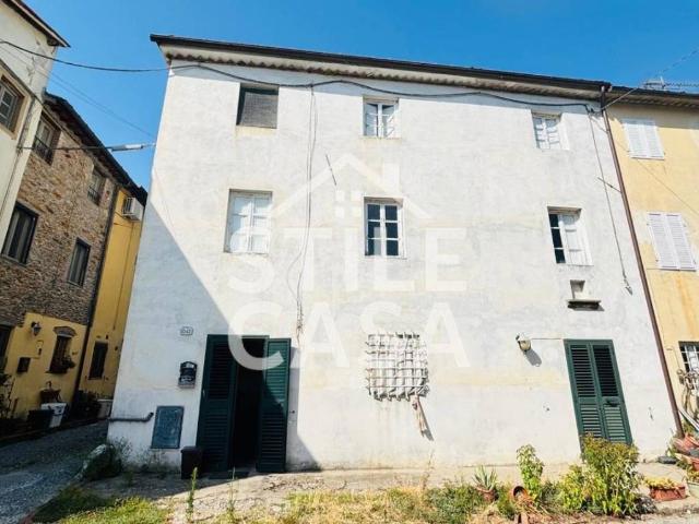 Casa indipendente in vendita a Lucca LU