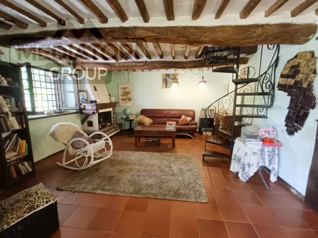 Casa indipendente in vendita a Lucca LU