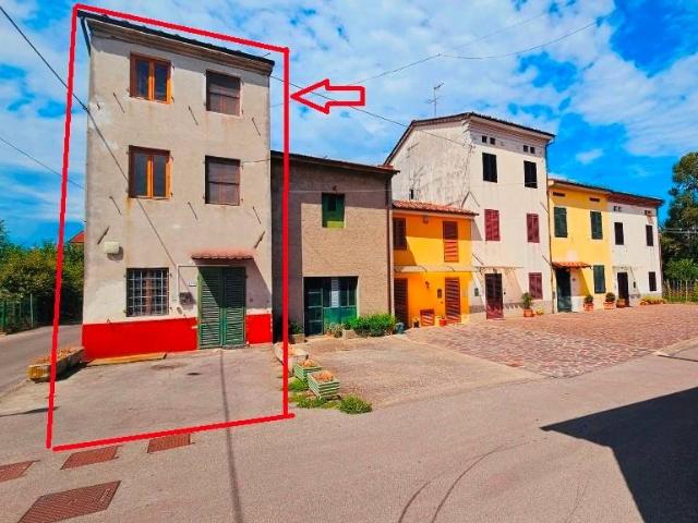 Casa indipendente in vendita a Lucca LU