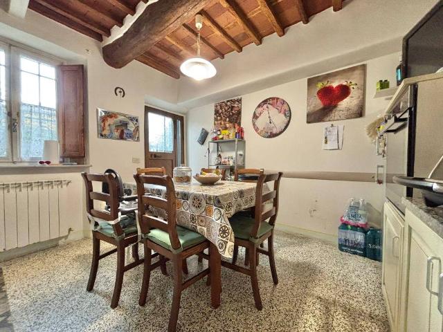 Casa indipendente in vendita a Lucca LU