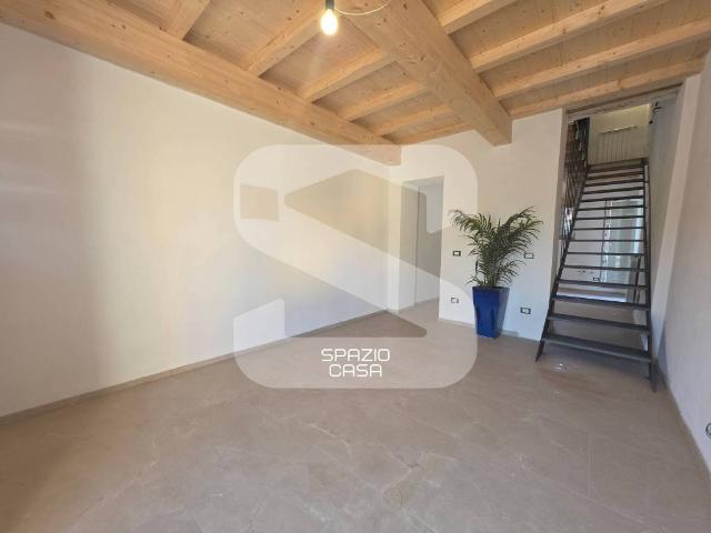 Casa indipendente in vendita a Lucca LU
