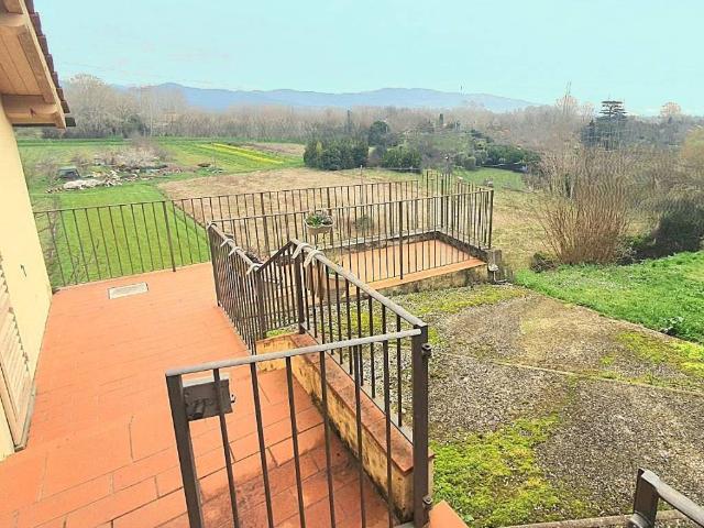 Casa indipendente in vendita a Lucca LU