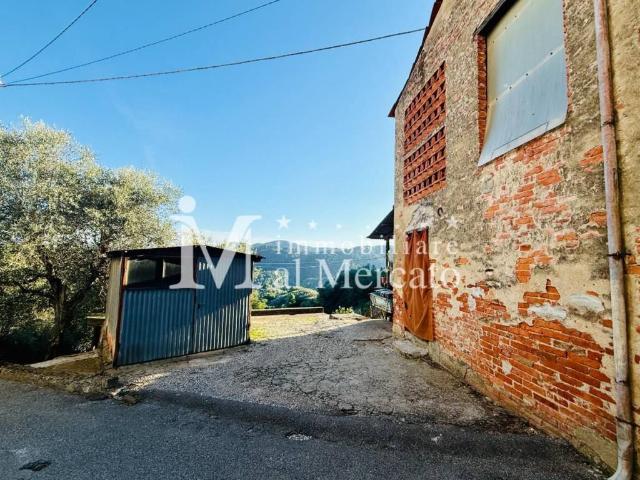 Casa indipendente in vendita a Lucca LU