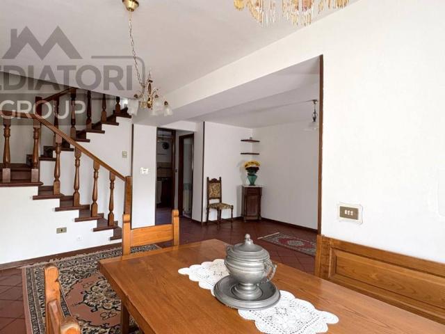 Casa indipendente in vendita a Lucca LU
