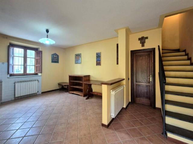 Casa indipendente in vendita a Lucca LU