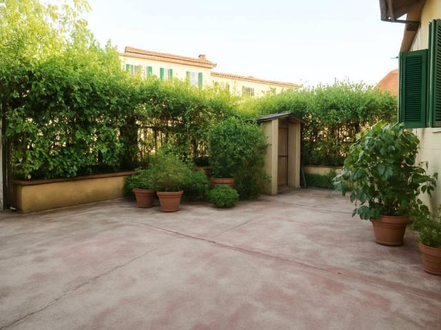 Casa indipendente in vendita a Lucca LU
