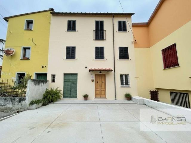 Casa indipendente in vendita a Lucca LU