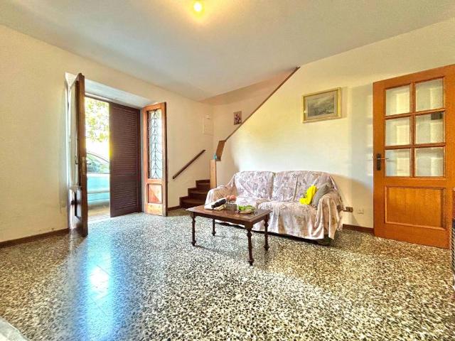 Casa indipendente in vendita a Lucca LU