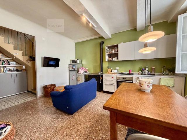 Casa indipendente in vendita a Lucca LU
