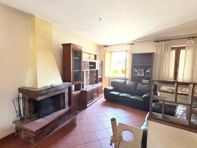 Casa indipendente in vendita a Lucca LU