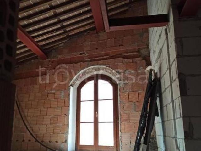 Casa indipendente in vendita a Lucca, Ponte a Moriano