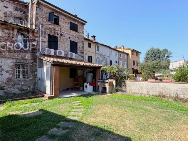 Casa indipendente in vendita a Lucca via del Tanaro, Tempagnano Picciorana