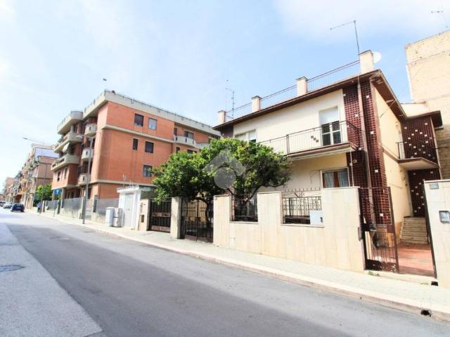 Casa indipendente in vendita a Lucera viale Augusto, 70