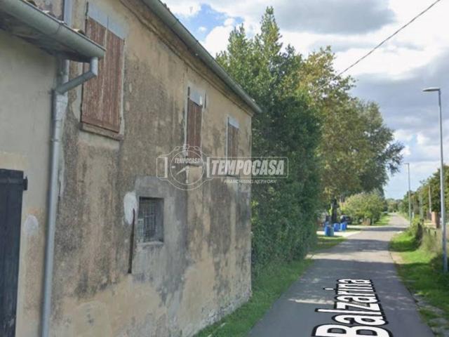 Casa indipendente in vendita a Lugo RA