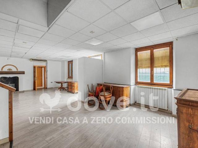 Casa indipendente in vendita a Luino VA