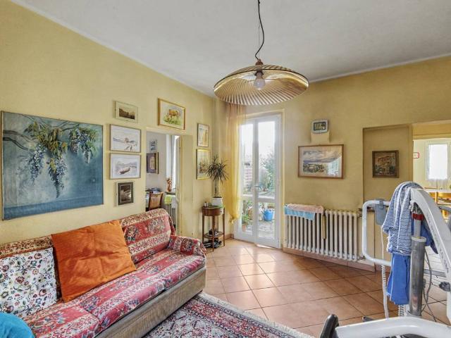 Casa indipendente in vendita a Luino VA