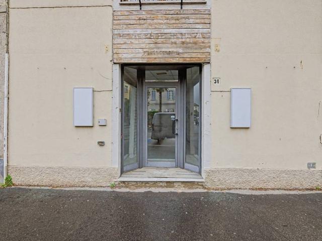 Casa indipendente in vendita a Luino VA