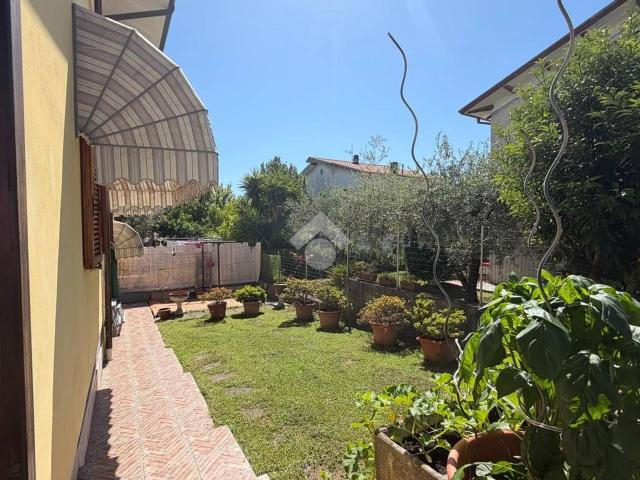 Casa indipendente in vendita a Luni
