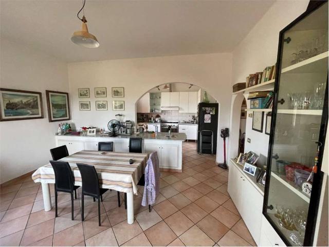 Casa indipendente in vendita a Luni SP
