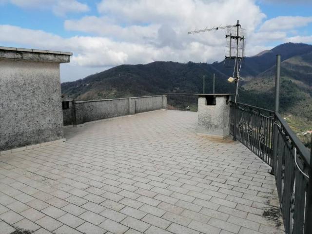 Casa indipendente in vendita a Luni SP