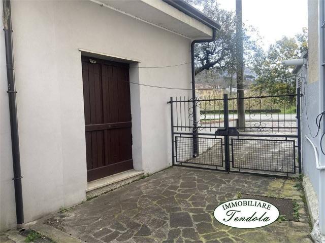 Casa indipendente in vendita a Luni SP