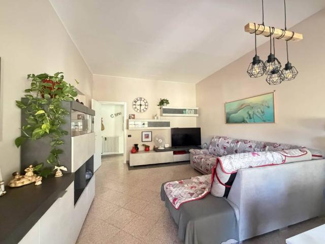 Casa indipendente in vendita a Luni SP
