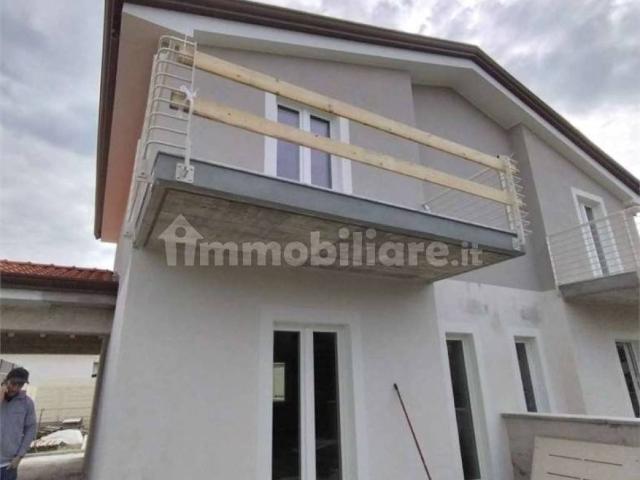 Casa indipendente in vendita a Luni SP