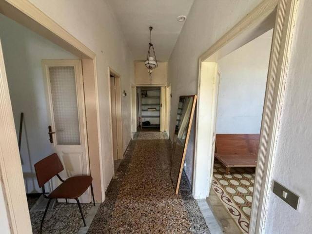 Casa indipendente in vendita a Luni SP