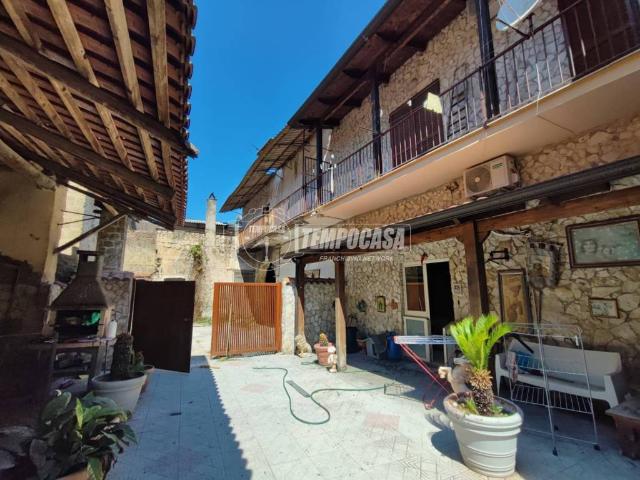 Casa indipendente in vendita a Lusciano CE