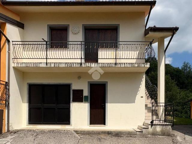 Casa indipendente in vendita a Lusevera UD