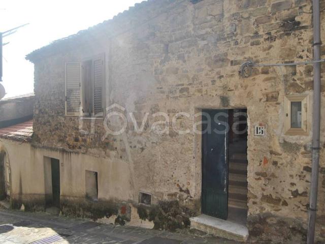 Casa indipendente in vendita a Lustra via Ripetta