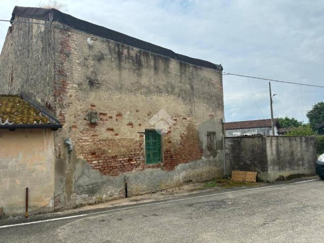 Casa indipendente in vendita a Motta de' Conti VC
