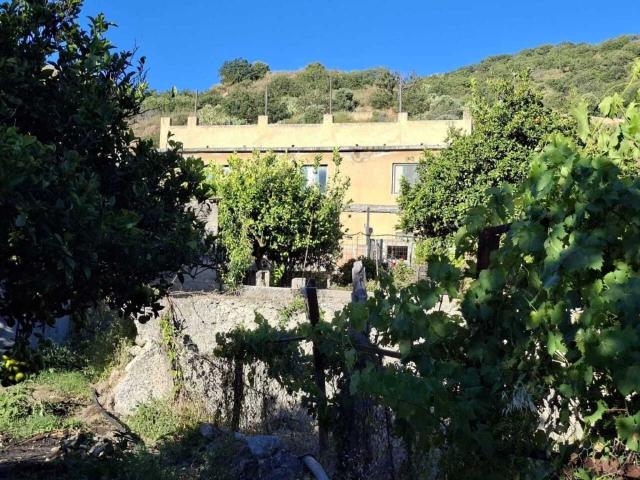 Casa indipendente in vendita a Motta San Giovanni via Paterriti, 19