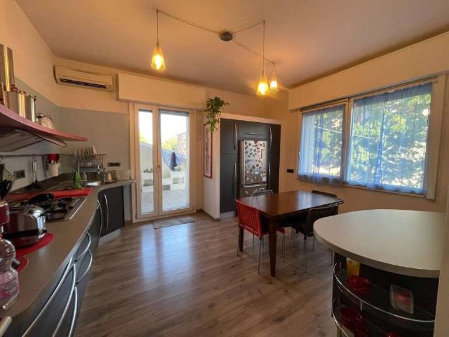Casa indipendente in vendita a Modena MO