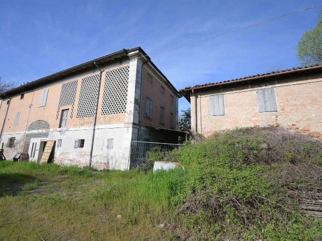 Casa indipendente in vendita a Modena