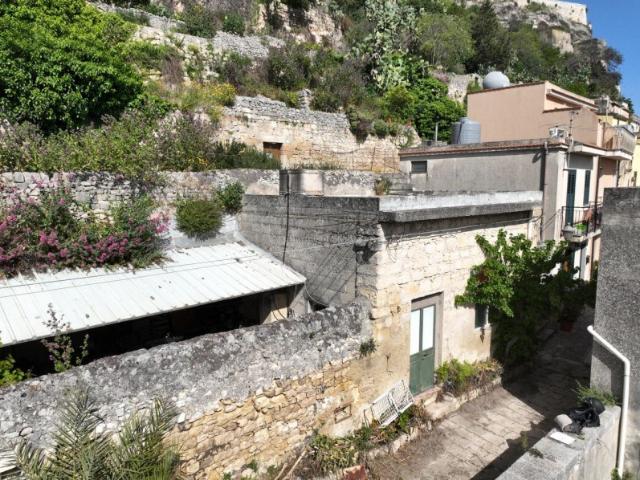 Casa indipendente in vendita a Modica Alta, Modica