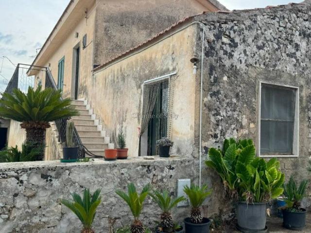 Casa indipendente in vendita a Modica RG