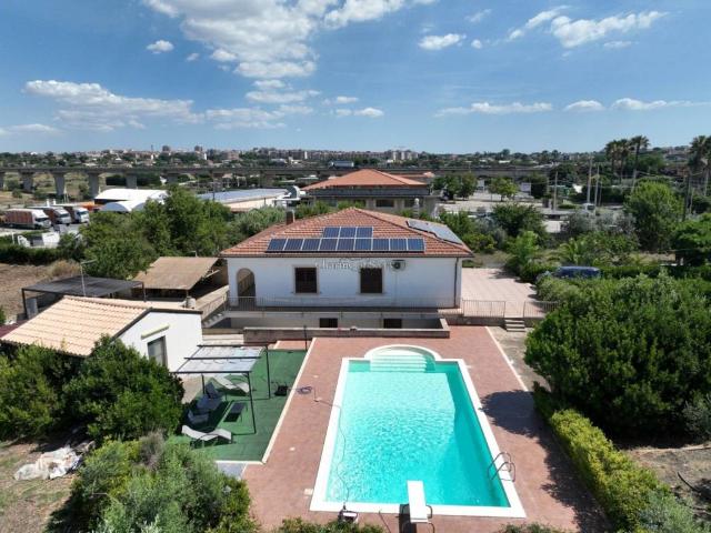 Casa indipendente in vendita a Modica RG