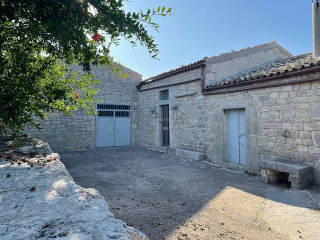 Casa indipendente in vendita a Modica RG