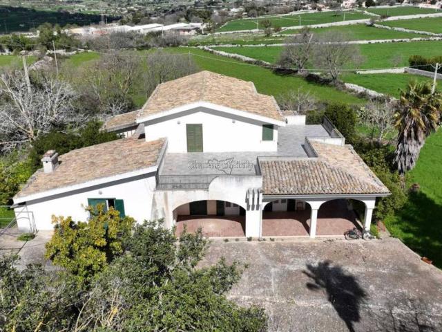 Casa indipendente in vendita a Modica RG