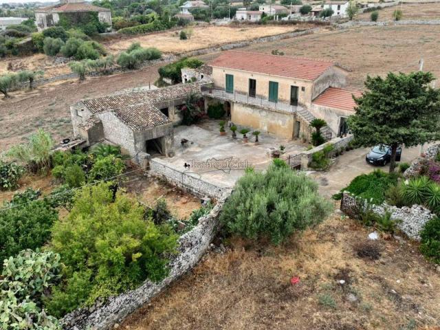 Casa indipendente in vendita a Modica