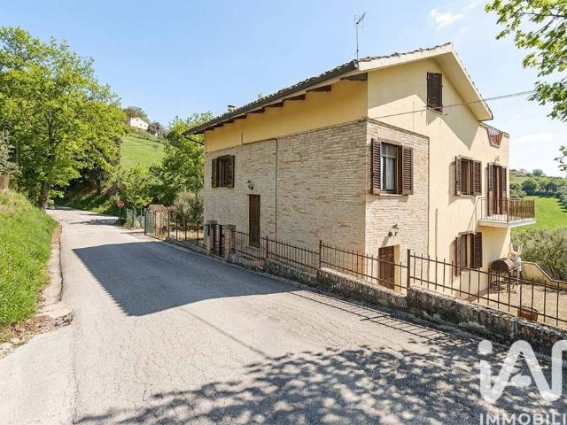 Casa indipendente in vendita a Mogliano via sant'antonio, 1