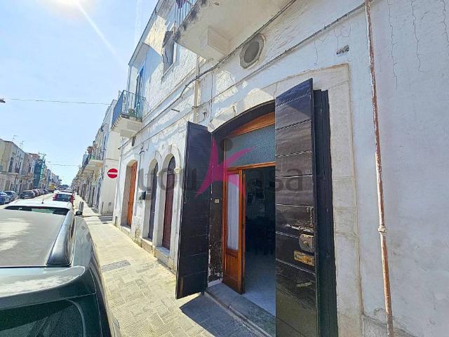 Casa indipendente in vendita a Mola di Bari BA