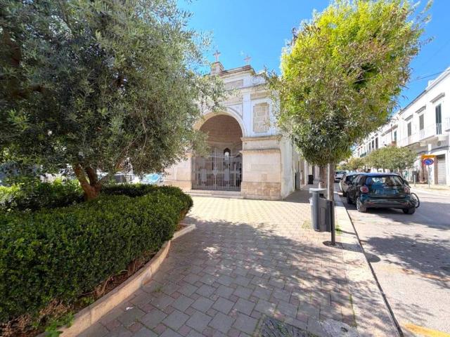 Casa indipendente in vendita a Mola di Bari BA