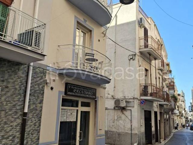 Casa indipendente in vendita a Mola di Bari via Cesare Battisti, 121