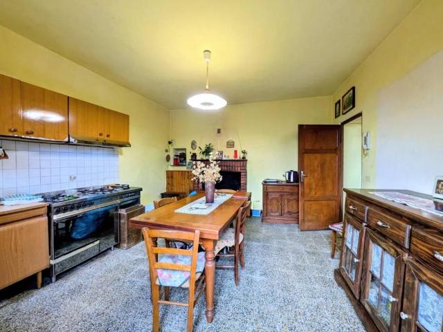 Casa indipendente in vendita a Molazzana LU