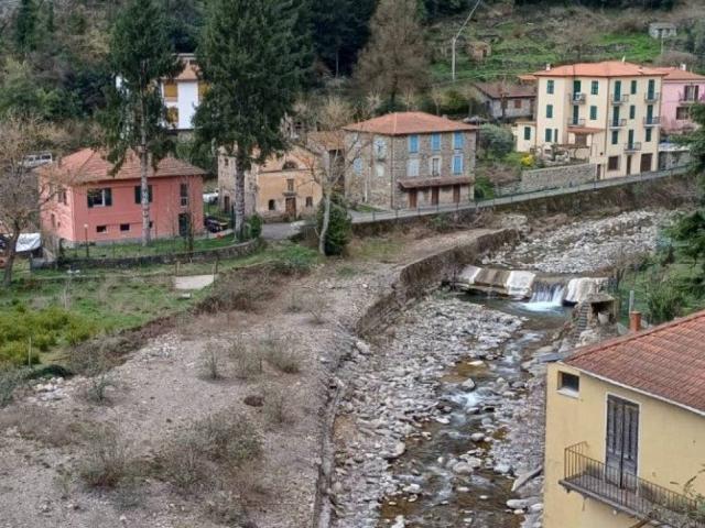 Casa indipendente in vendita a Molini di Triora IM