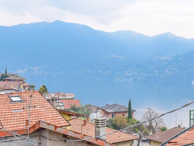 Casa indipendente in vendita a Moltrasio CO