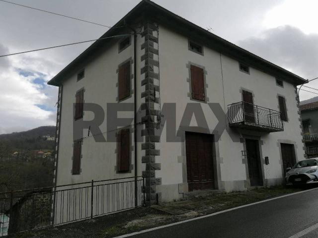 Casa indipendente in vendita a Monchio Delle Corti
