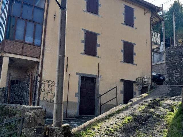 Casa indipendente in vendita a Monchio delle Corti PR